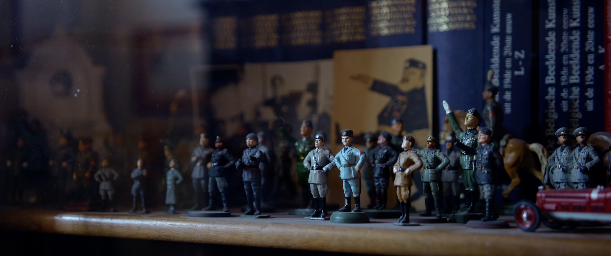 Fascist figurines, Mussolini, curiosities, militaria, fascist salute